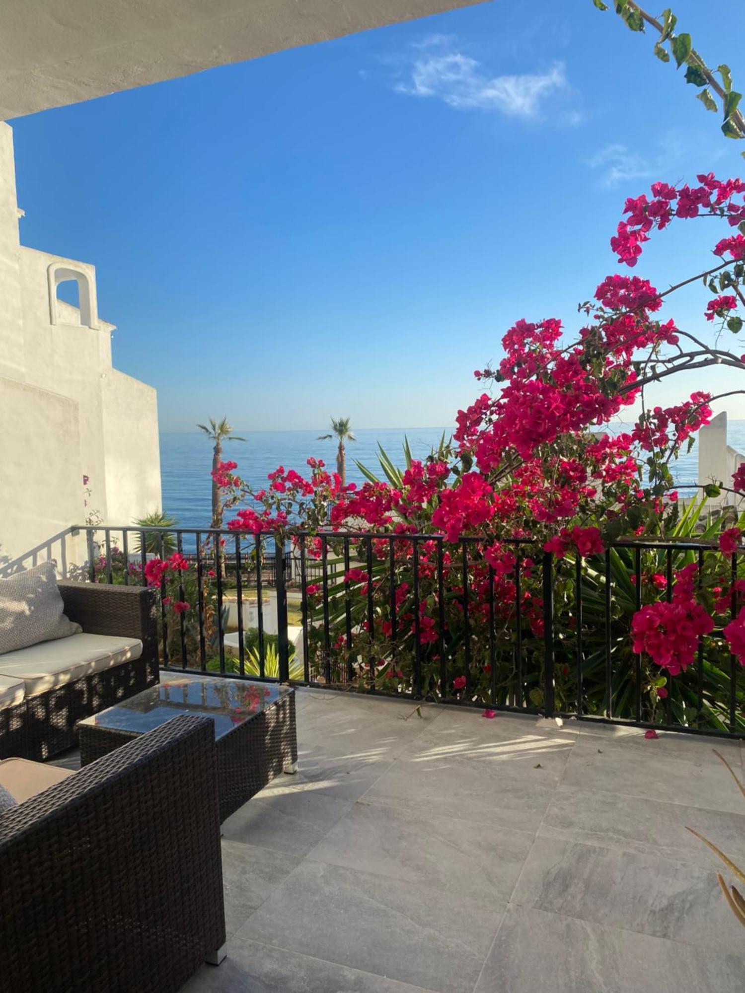 Apartment Beachfront Duplex With Seaview